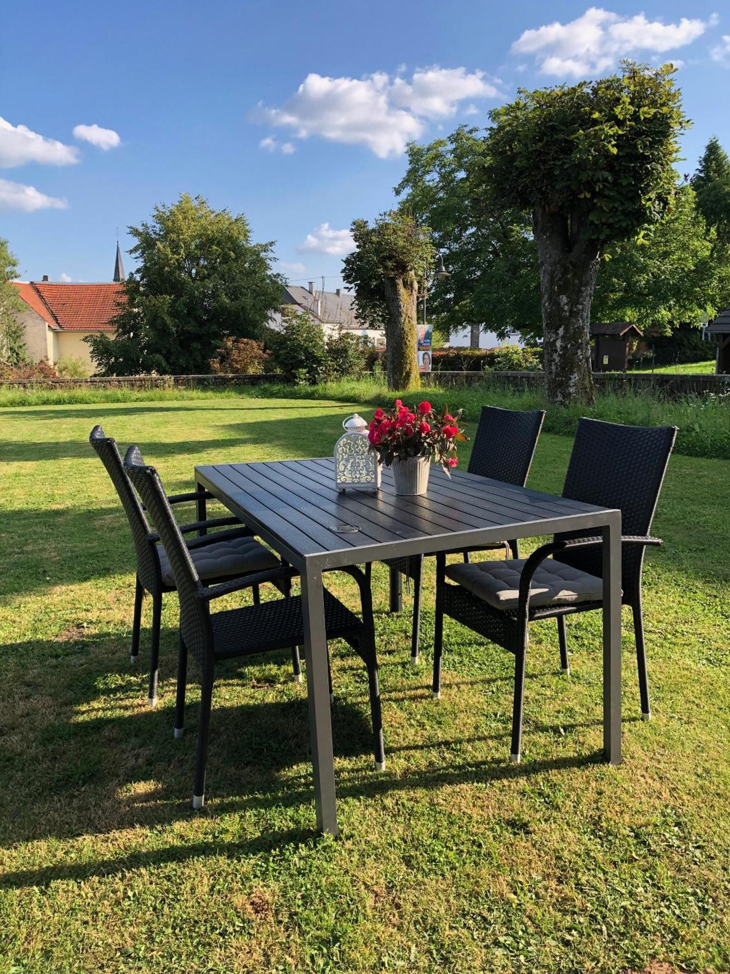 Alte Schule Seinsfeld Apartment Bagian luar foto